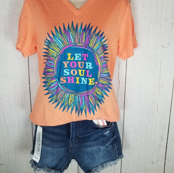 High Rise Denim Shorts with Raw Hem - Picture 6 of 6